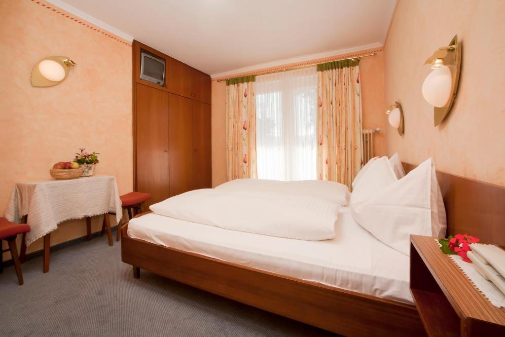 St. Oswalderhof Bed and Breakfast Pörtschach am Wörthersee Kamer foto